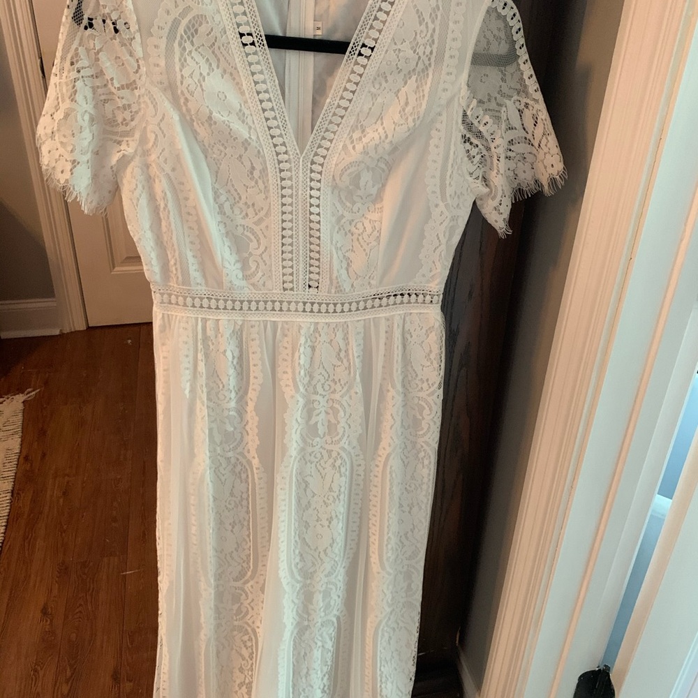 White lace maxi